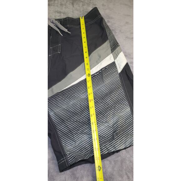 Oakley Size 36 Black Gray Board Shorts Surf Swim Trunks Men's Summer C26-31 - Picture 2 of 8